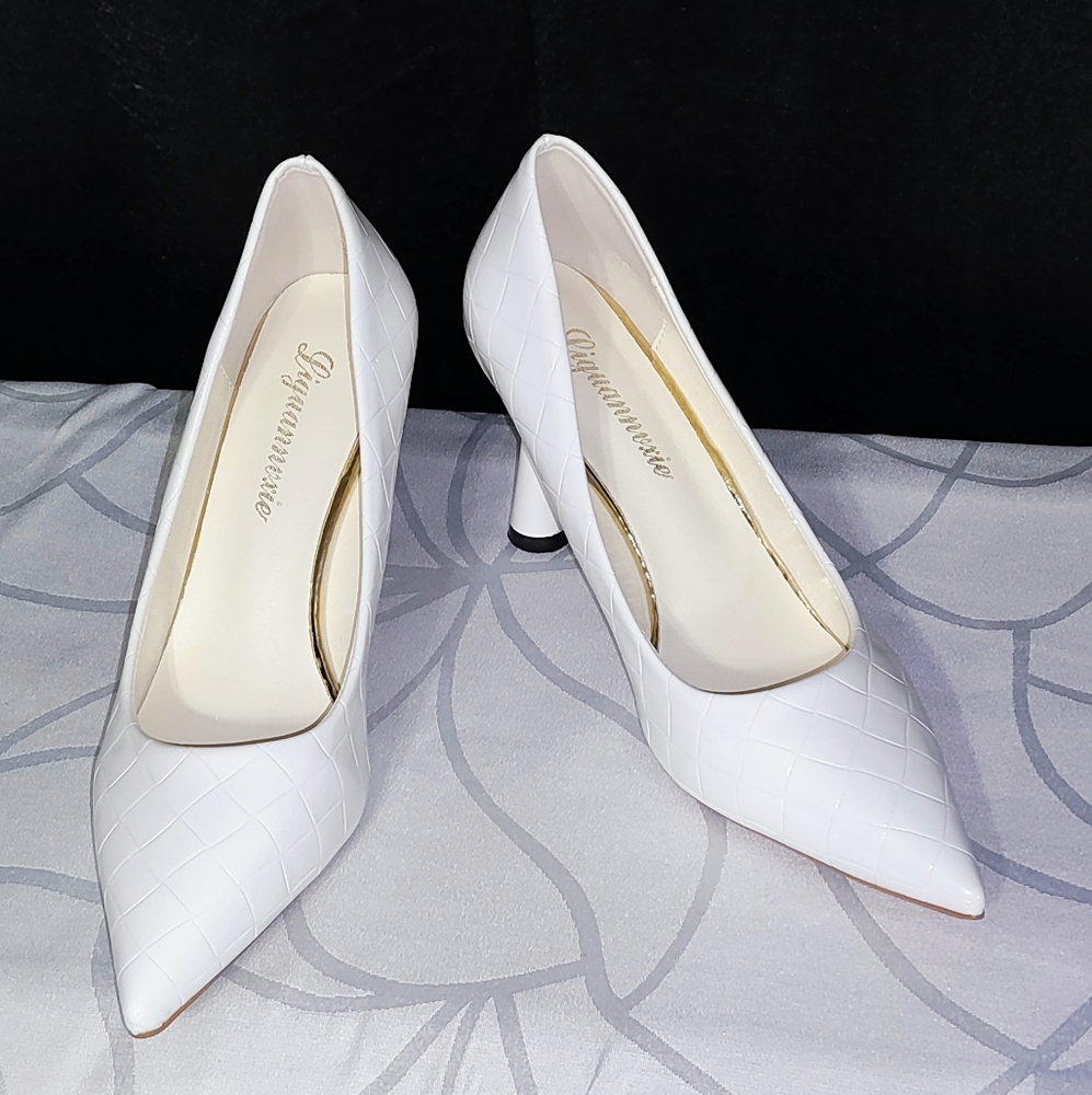 Chic White Heels by Liguannoxie Size 38 / 7